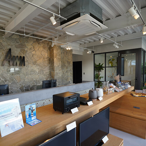 家電が並ぶ店内の写真